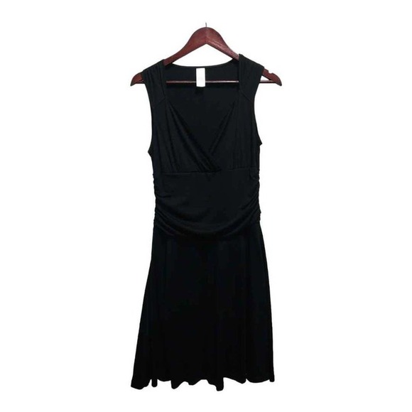 Stylish Sleeveless black dress.  Size Medium - Picture 1 of 4